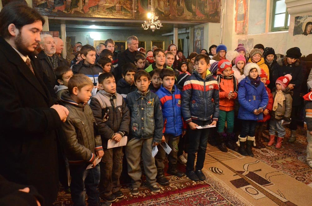 Activitate misionară a studenţilor de la Colegiul „Sfântul Nicolae“ 75400