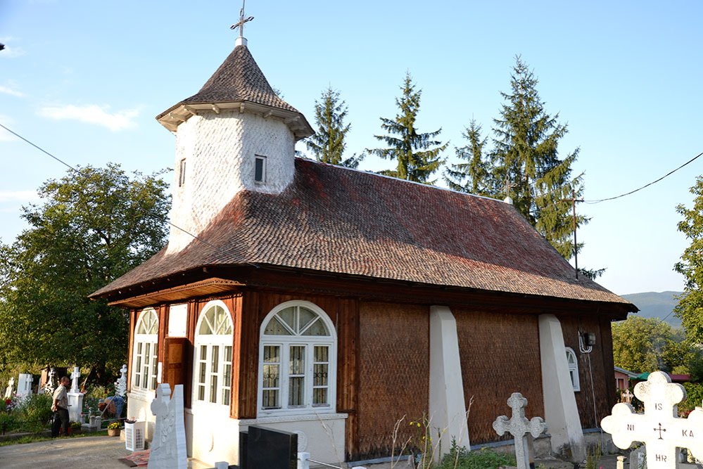 Locaşul cu strai de bârne din satul lui Neagu 75366