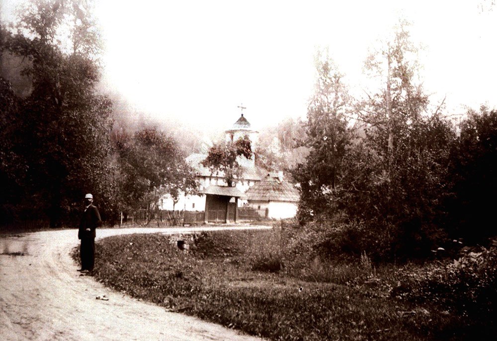 Sihastrul Ioanichie de la Gropu-Locurele 75363