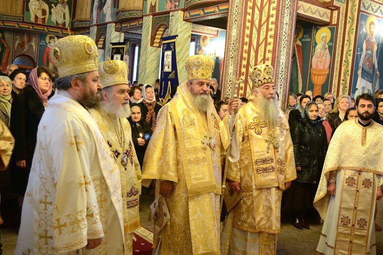 Sfinţiri şi binecuvântări în parohiile din Transilvania 75340