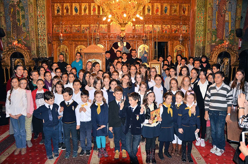 Selecţie pentru spectacolul „Sfântul Nicolae în mijlocul copiilor“ în Protopopiatul Sector 1 Capitală 75271