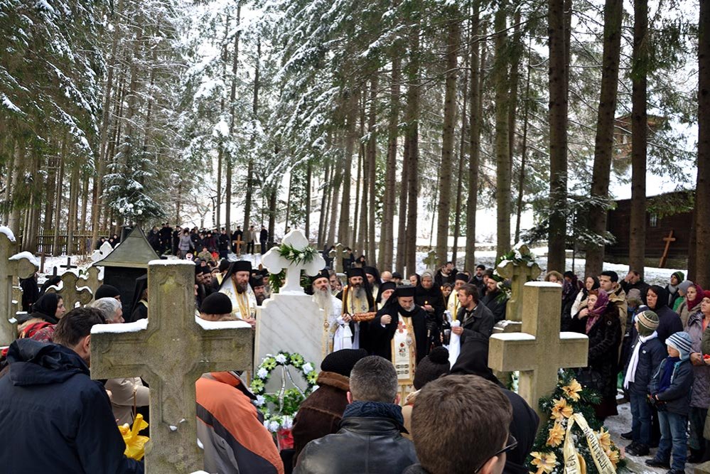 Slujba Parastasului pentru arhimandritul Victorin Oanele 75202