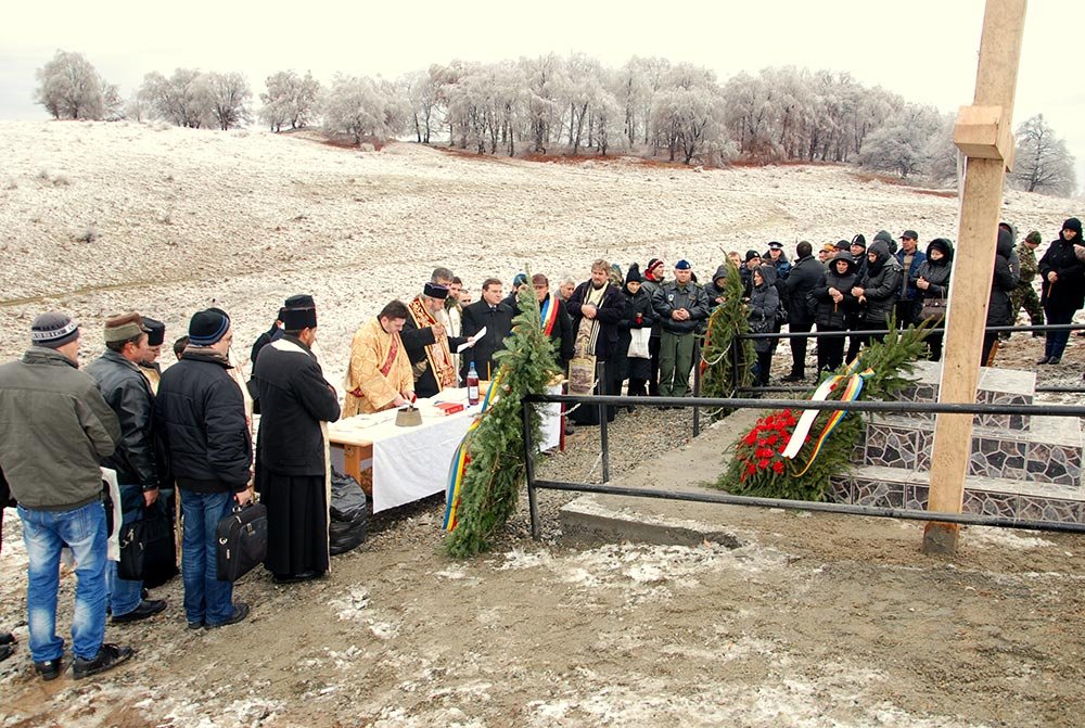 Sfinţire şi parastas la locul tragediei de la Mălâncrav 75153