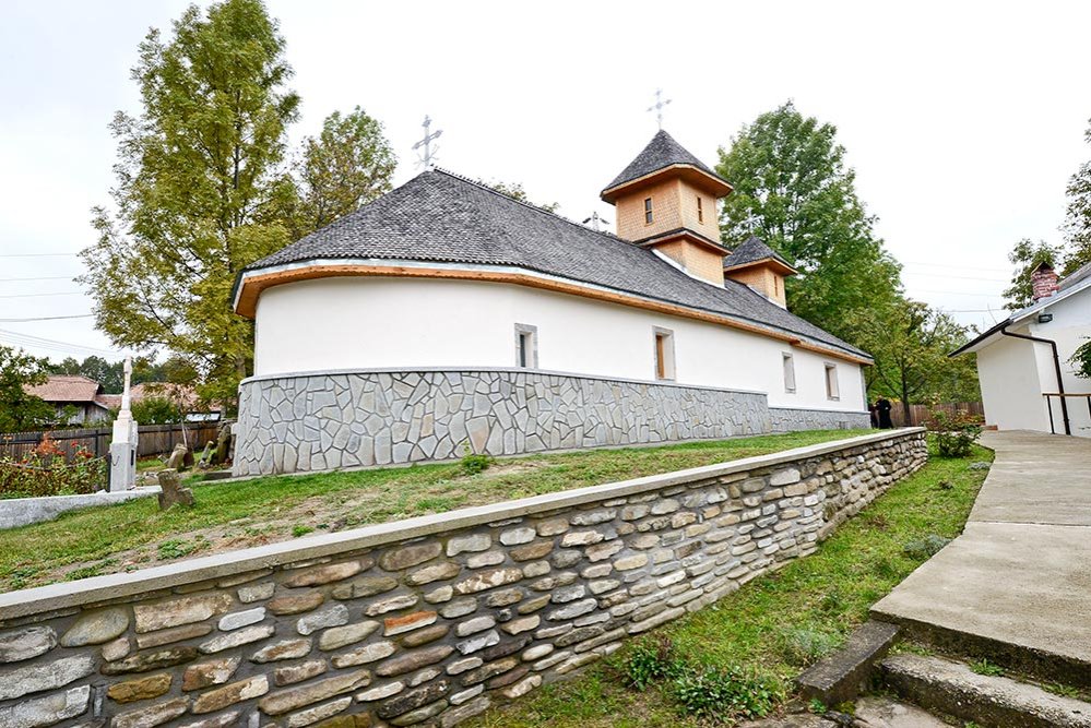 Forţa rugăciunii într-o biserică a Sfântului Nicolae 75134