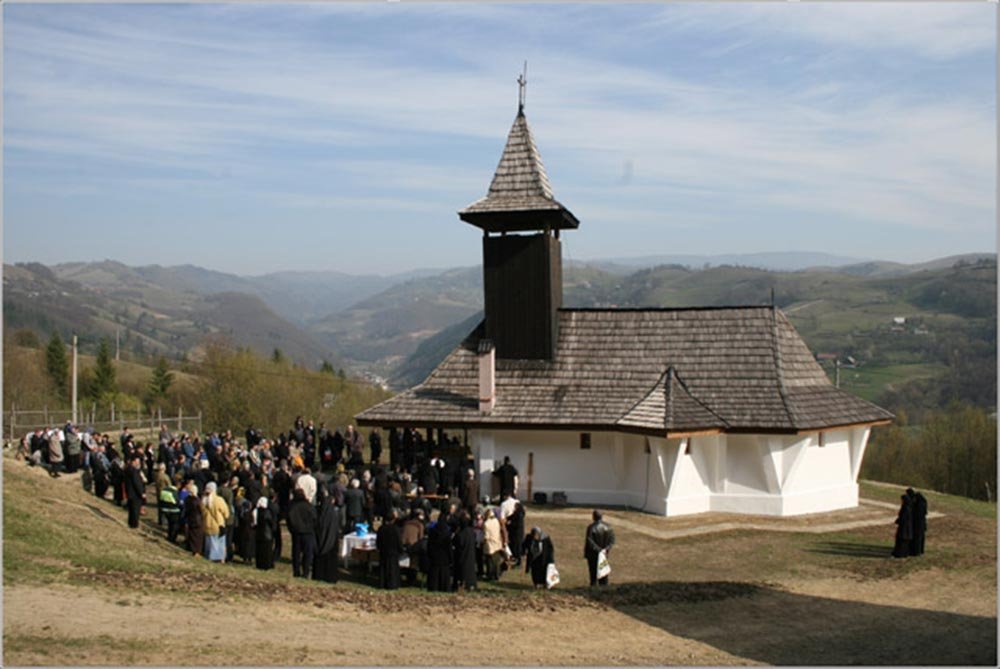 Liturghie arhierească la Mănăstirea Valea Bistrei 75127