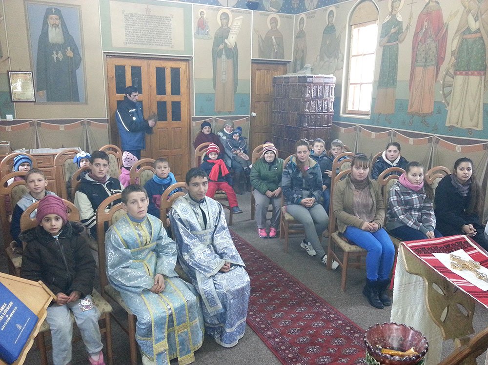 Activităţi caritative în Parohia Poiana - Brăeşti 75080