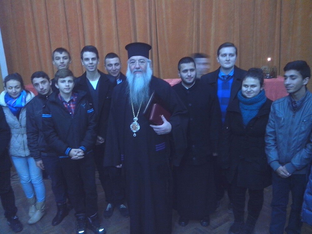 Conferinţă a Preasfinţitului Nicodim la Târgu Jiu 75085