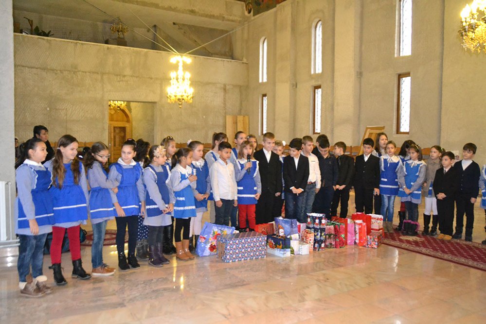 Daruri pentru copiii din Severin şi Craiova 75084