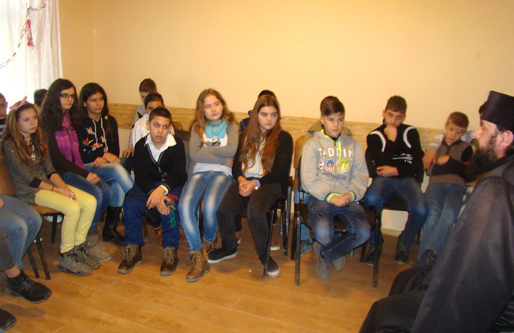 Centrul „Sfântul Nicolae“ din Filiaşi şi-a sărbătorit ocrotitorul 75034