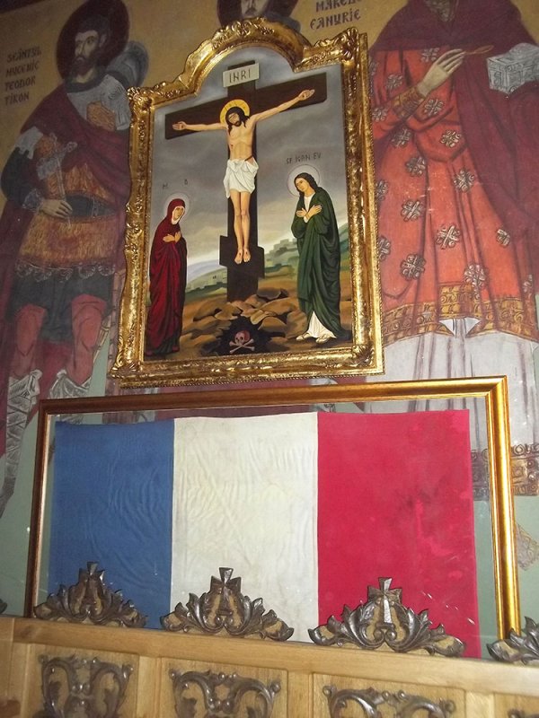 Unul dintre cele mai vechi steaguri tricolore din România 75013