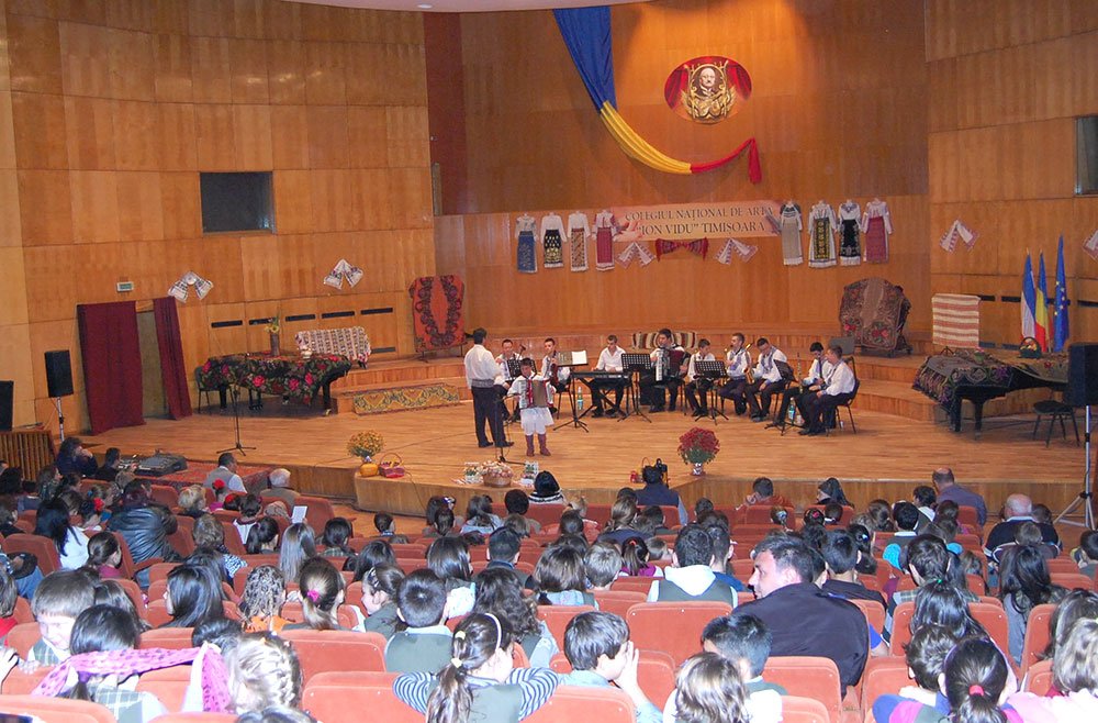 Concurs judeţean de datini şi colinde 74982