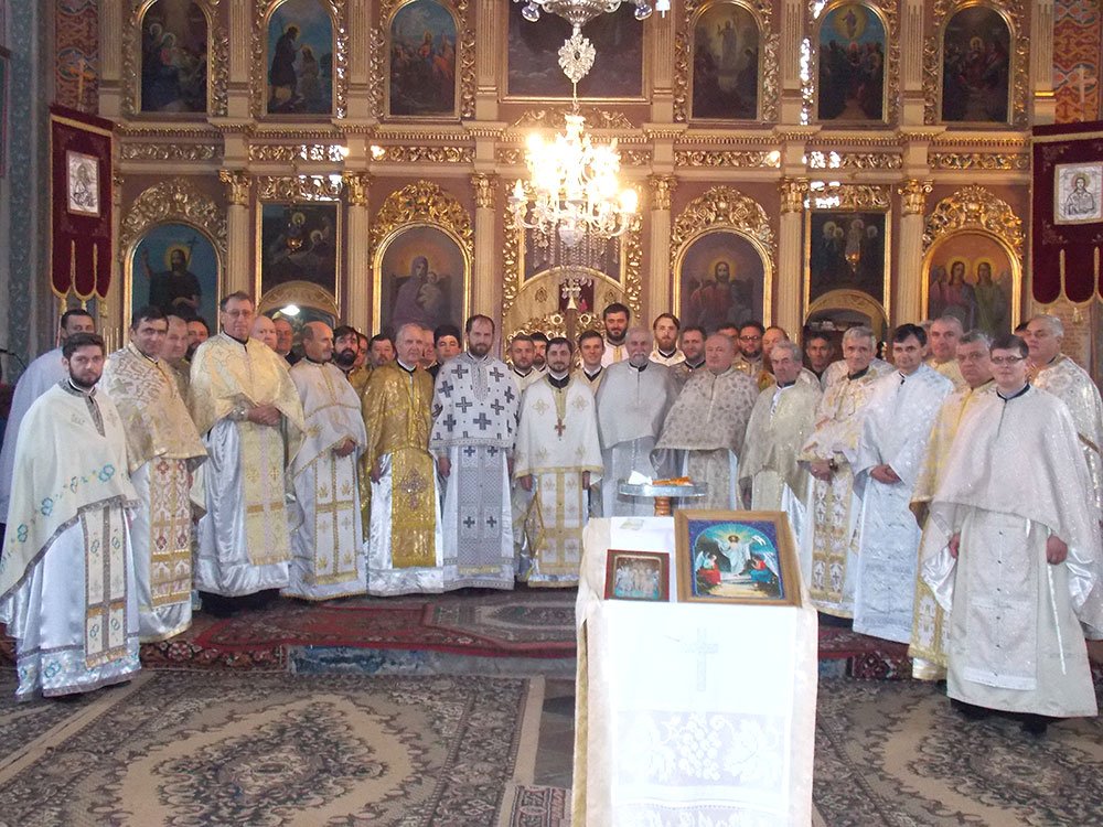 Întrunire a preoţilor din Protopopiatul Ineu  74983