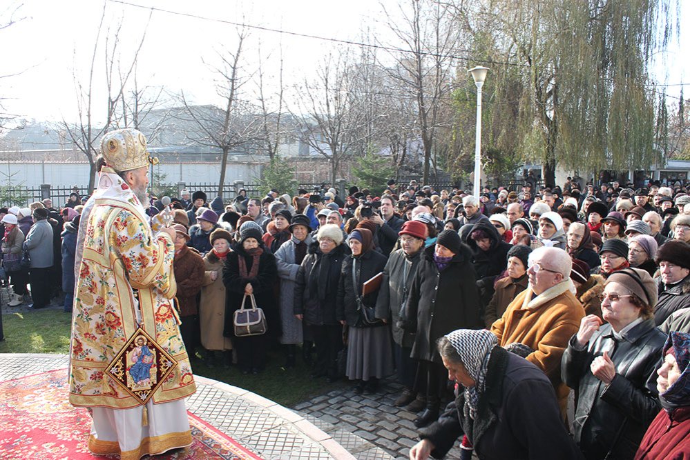 Slujire arhierească la hramul Parohiei „Sfântul Spiridon“ din Galaţi 74962