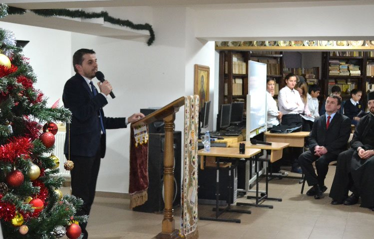 Seară duhovnicească şi de colinde la Beclean 74951