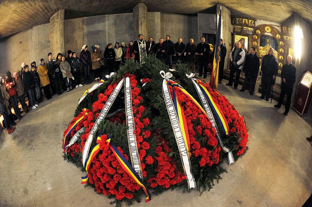 Omagiu adus eroilor Revoluţiei 74928