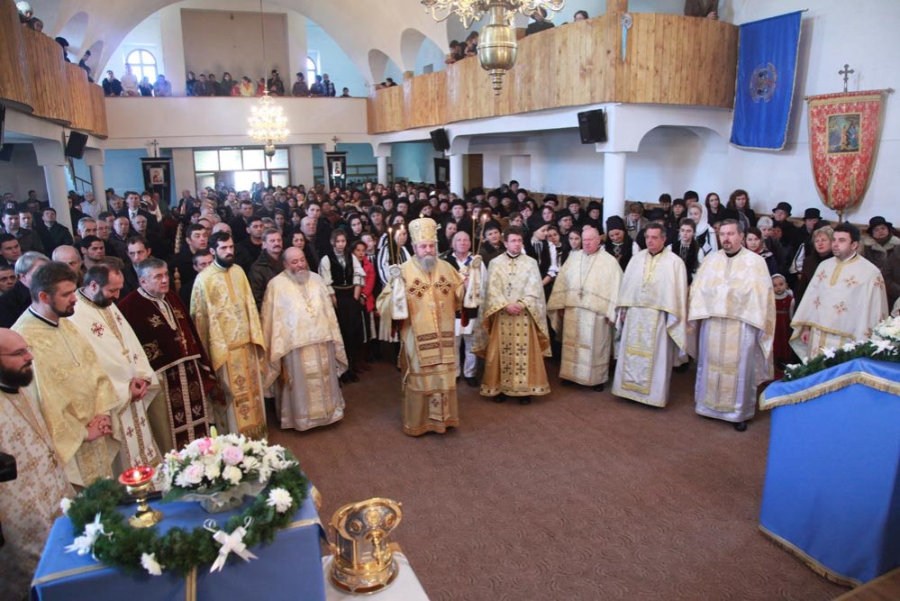 Liturghii arhiereşti, binecuvântări şi sfinţiri în Transilvania 74897