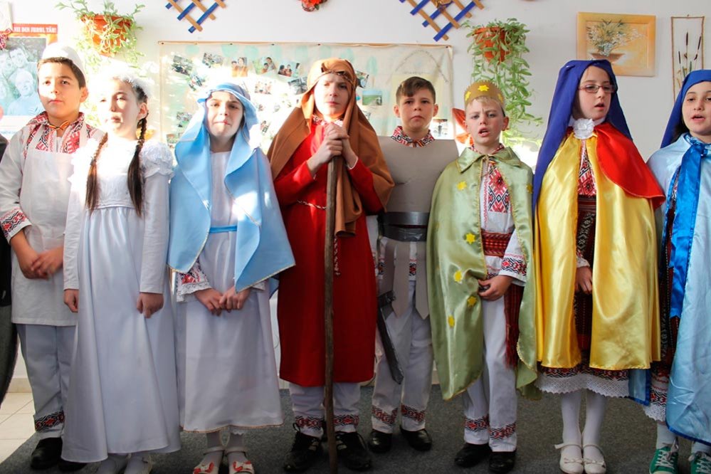 Bucuria colindelor, la Centrul Rezidenţial pentru Persoane Vârstnice din comuna Mirceşti 74823