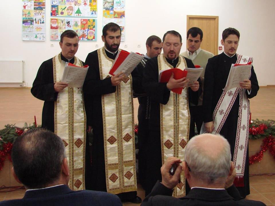 Liturghie şi colind la Girov 74776