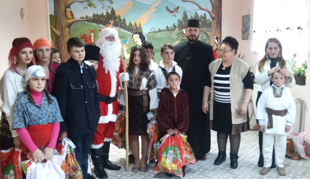 „Tradiţii şi obiceiuri nemuritoare“ la Centrul „Visătorii“ 74752