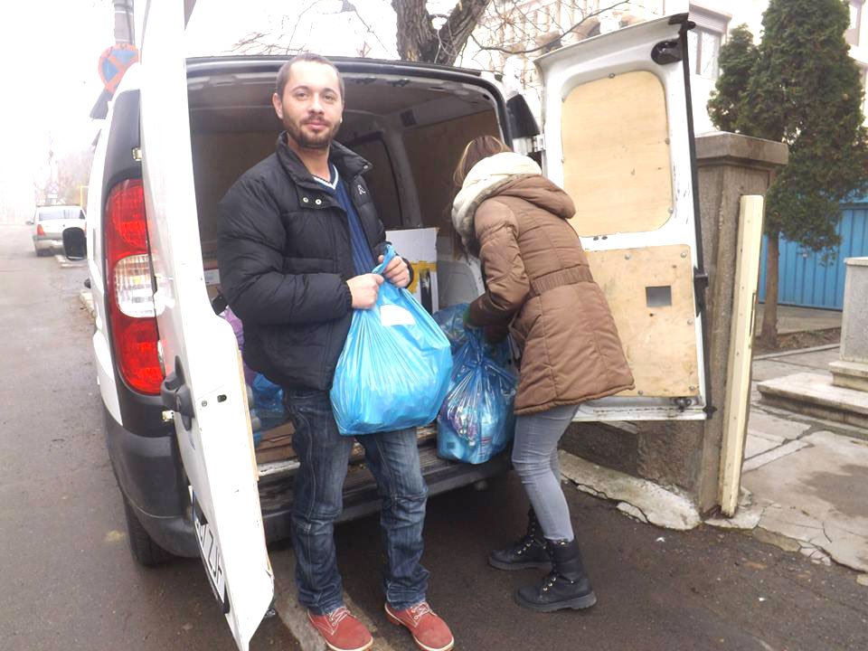 Campania „Copiilor săraci cine le oferă daruri?“ a ajuns la final 74722