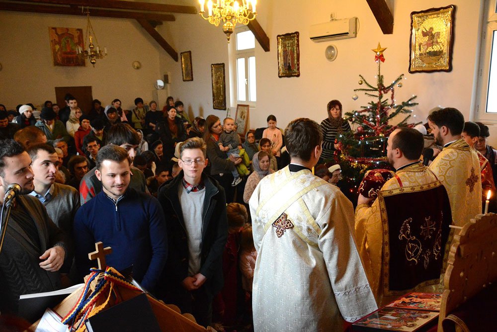Trei ani de misiune în Parohia „Sfinţii Arhangheli“ - Canta din Iaşi 74726
