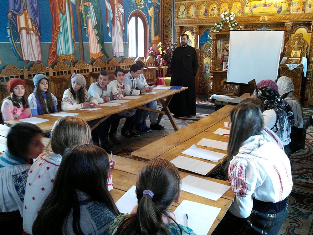 „Cateheza este mereu de actualitate prin subiectul ei“ 74664