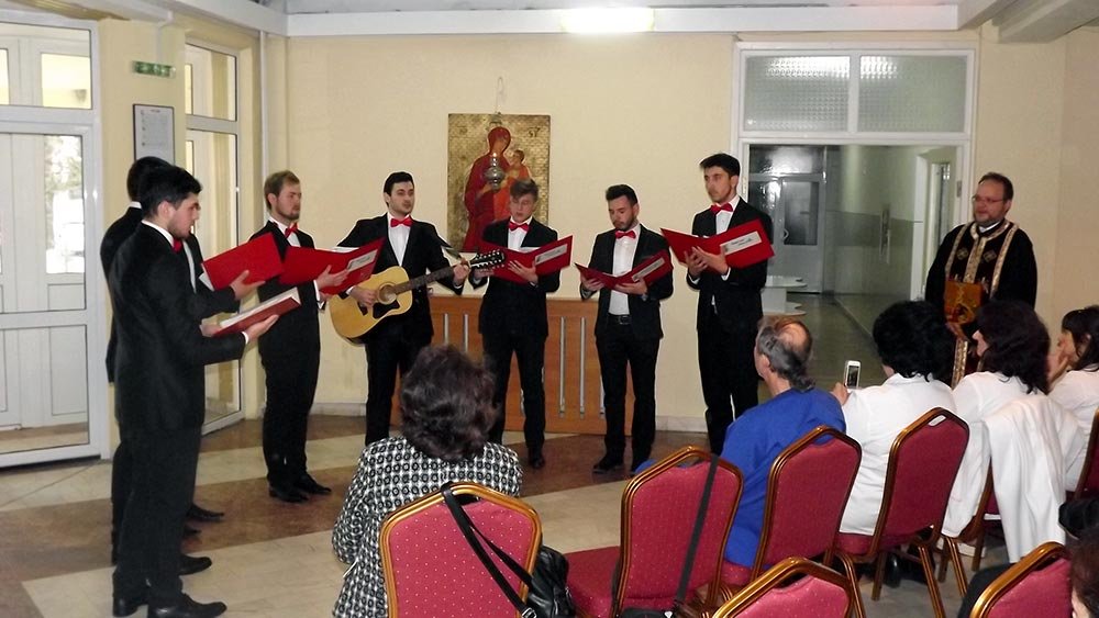 Concert de colinde la Spitalul Municipal de Urgenţă Paşcani 74668