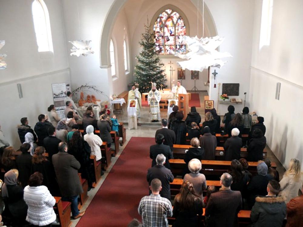 Hramul Parohiei „Naşterea Domnului” din München 74690