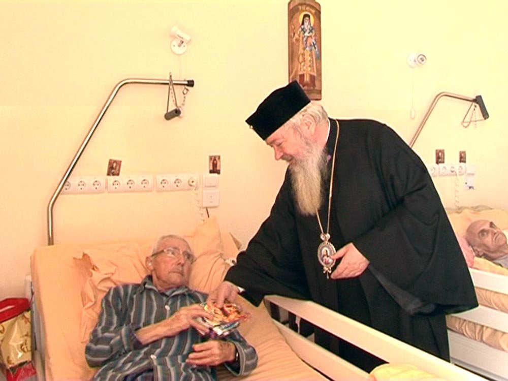 Mângâiere pentru bolnavii de la Centrul de îngrijiri paliative „Sfântul Nectarie“ 74673