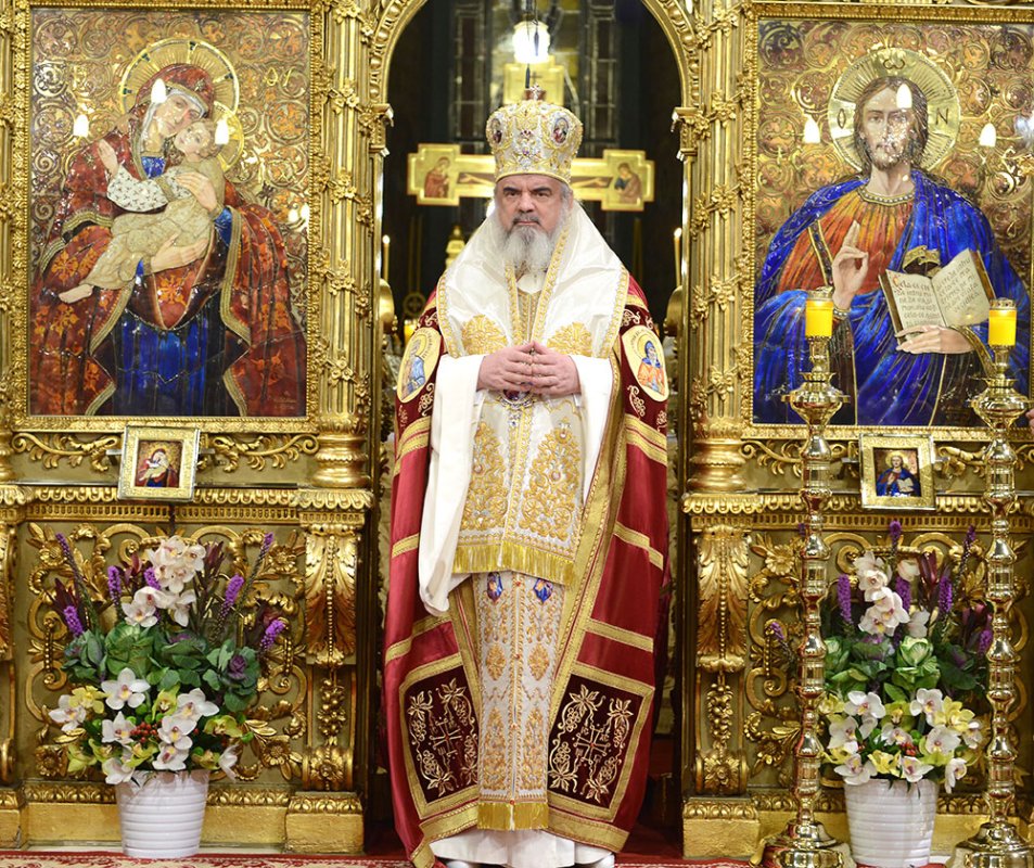 Hristos uneşte timpul cu veşnicia şi binecuvântează trecerea anilor 74657