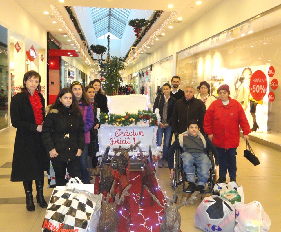 Profesorii de religie ortodoxă din municipiul Oradea implicaţi în acţiuni caritabile 74650