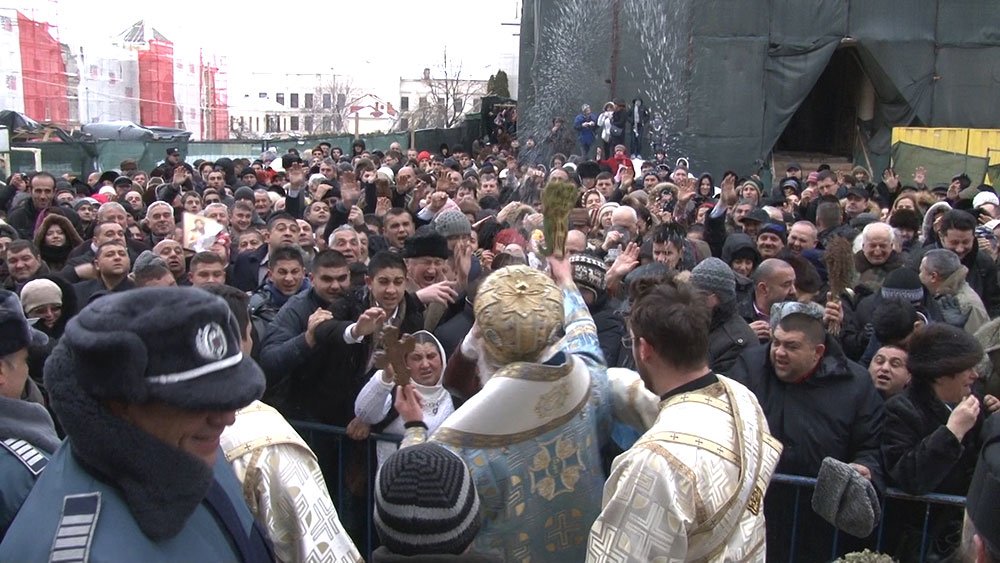 „Toţi anii vieţii noastre să fie aşezaţi sub steagul credinţei în Domnul“ 74605