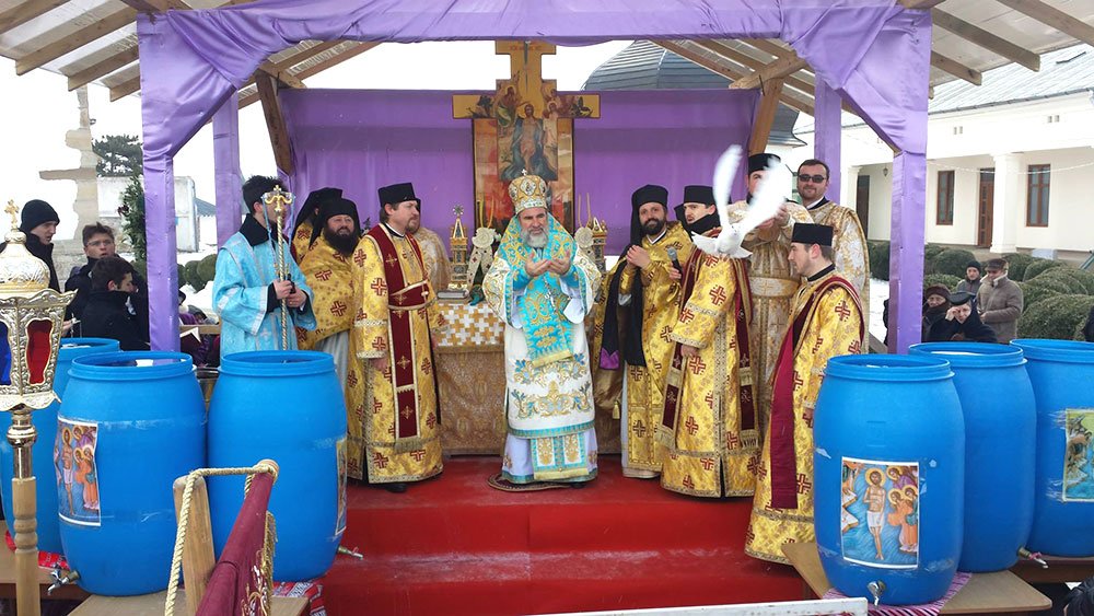 Botezul Domnului la catedrala din Roman 74583