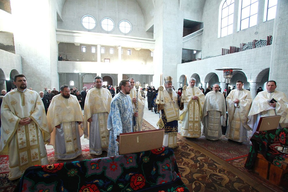 Slujiri arhiereşti şi hramuri de Sfântul Ioan Botezătorul 74565