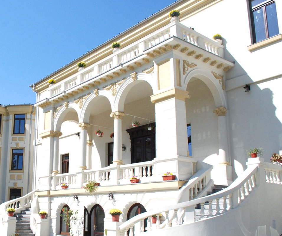 Consiliul eparhial al Arhiepiscopiei Craiovei, în şedinţă de lucru 74548