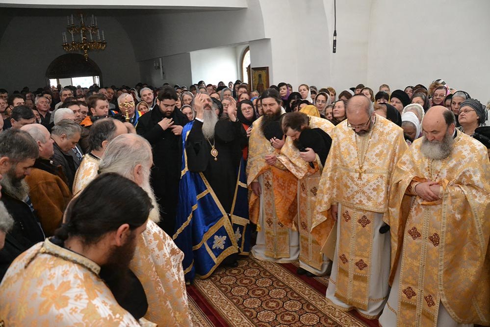 Hram şi hirotesie întru arhimandrit la Mănăstirea Zosin 74500