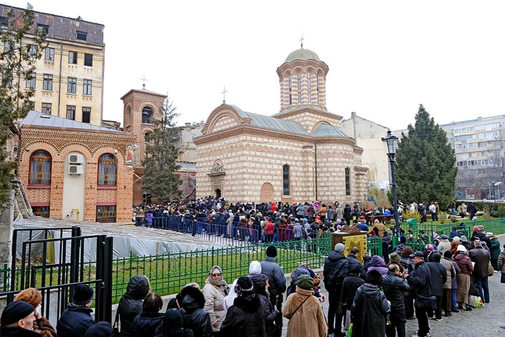 Hram la Biserica Domnească „Sfântul Anton“-Curtea Veche din Capitală 74445