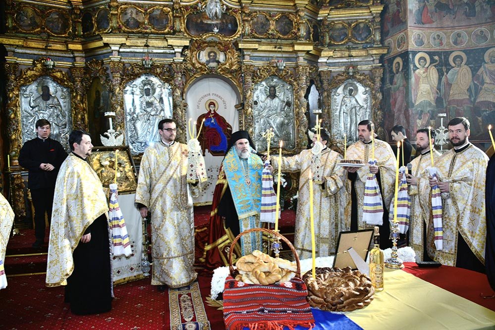 Poetul Mihai Eminescu, evocat în Eparhia Romanului şi Bacăului 74408