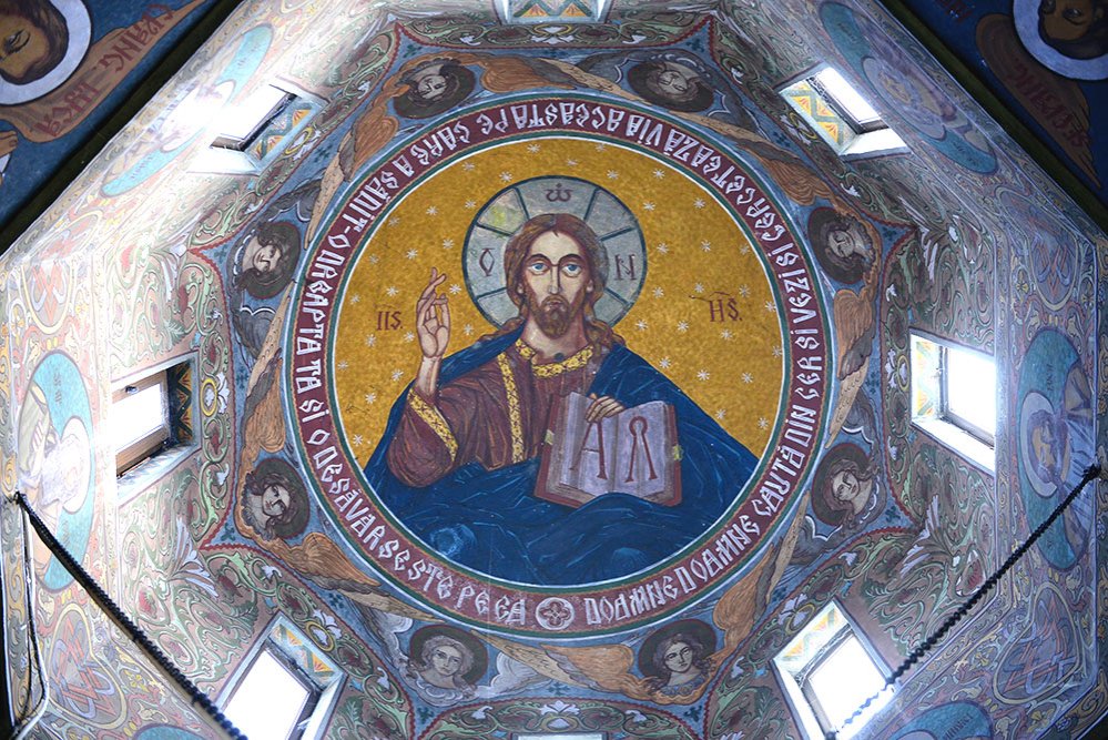 Cărările care unesc oamenii la Pietriceaua 74330