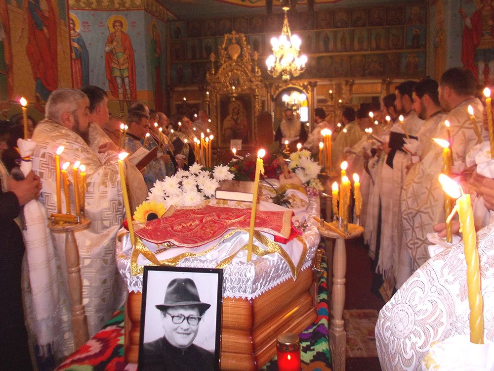 Părintele Ioan Feraru, condus pe ultimul drum 74297
