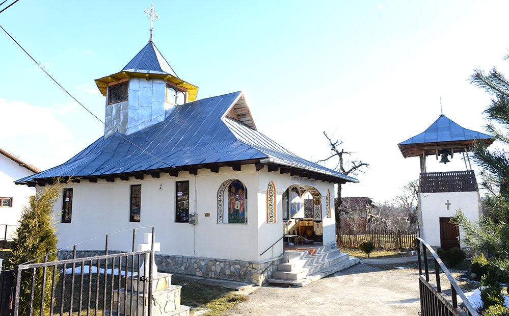 Podu-Cheii, parohia de dincolo de nori 74288