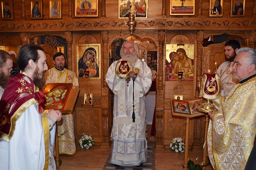 Slujiri arhiereşti în Duminica a 32-a după Rusalii 74247