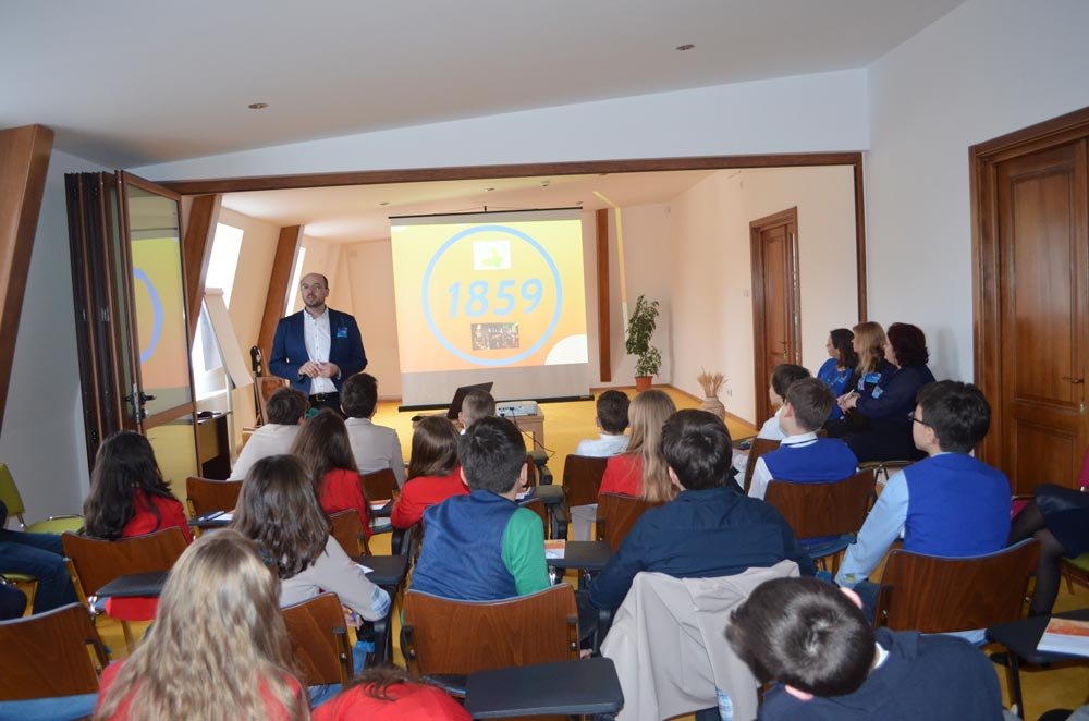 Generaţia „România 100“ vrea să trăiască într-o lume curată 74214