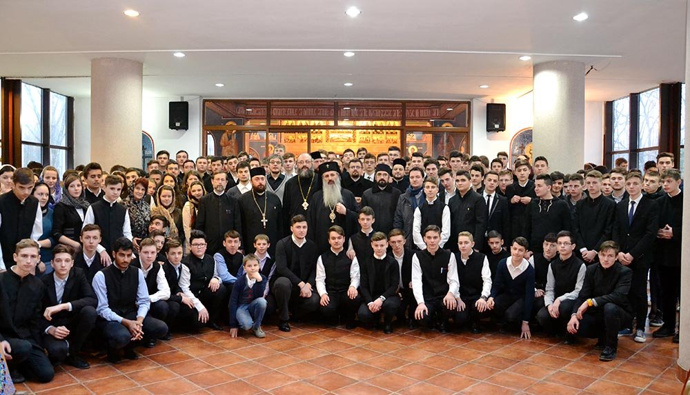 „Să petreceţi timpul liber în aşa fel încât să nu vă murdăriţi sufletul“ 74184