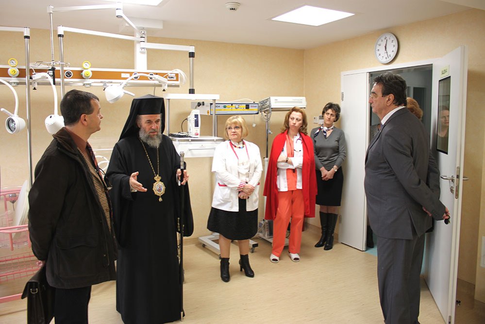 Preoţii şi medicii, misionari ai sănătăţii 74135