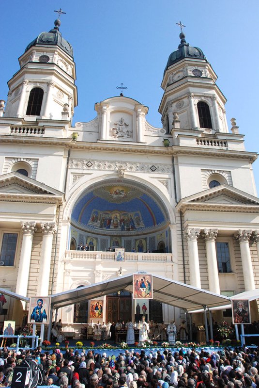 Expresie a întăririi comuniunii creştine 74090