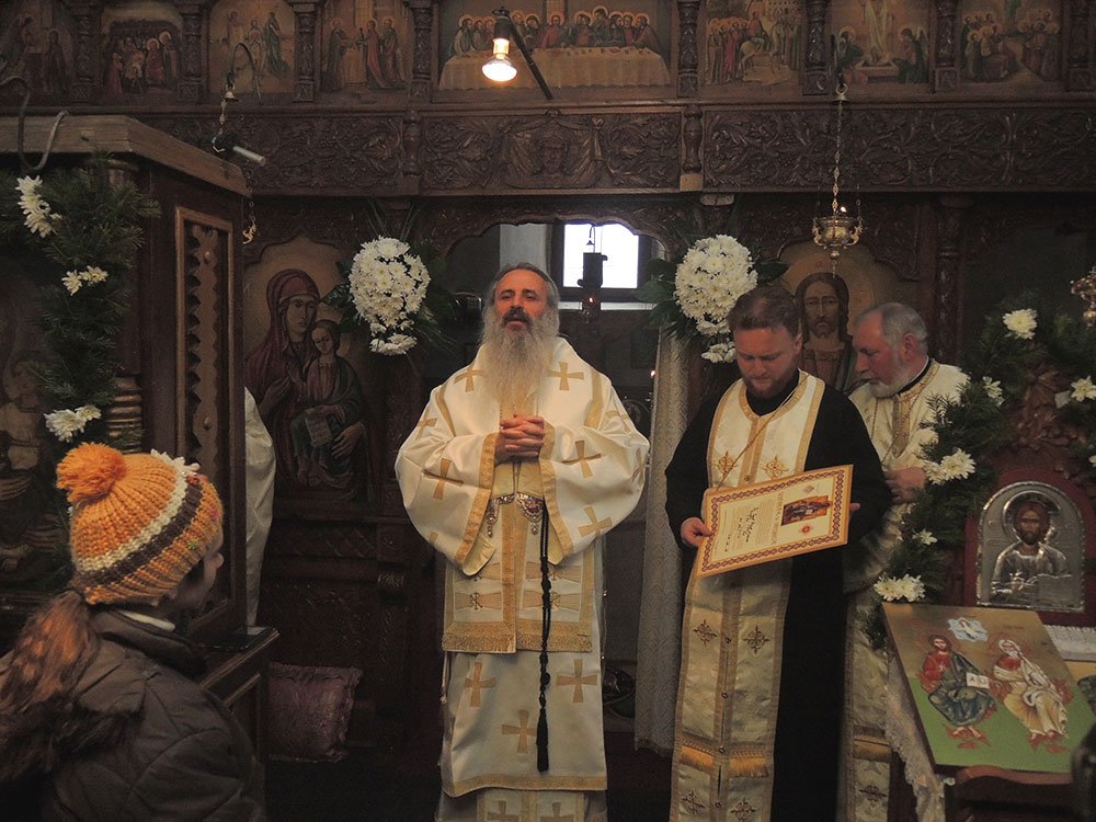 Liturghie arhierească la Parohia Cilibiu 74103