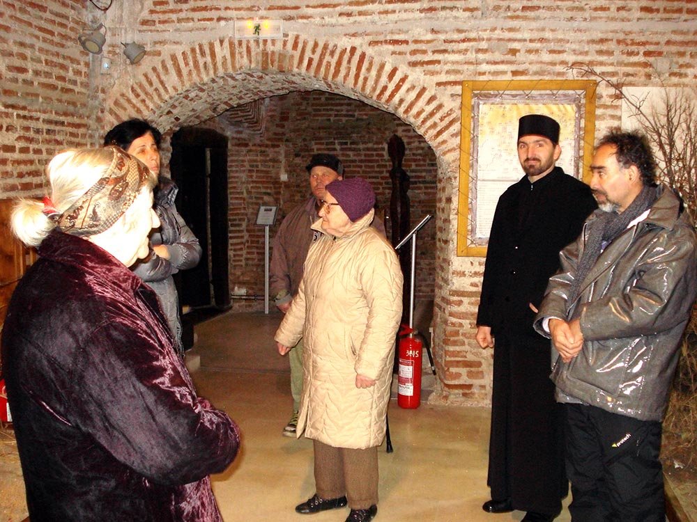 Bătrânii Centrului „Renaşterea“ au vizitat Muzeul Olteniei 73995