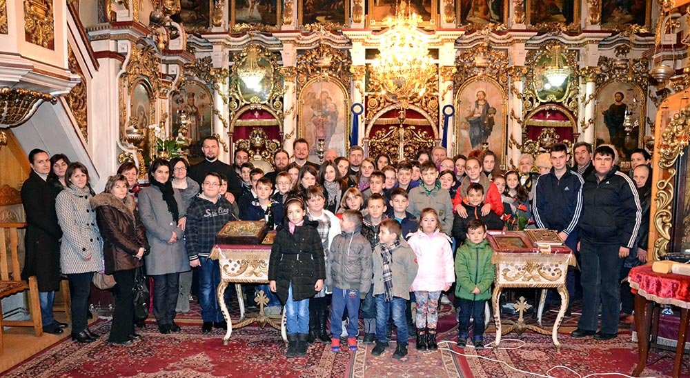 Întâlnire cu tinerii şi copiii Centrului de tineret din Oraviţa 73978