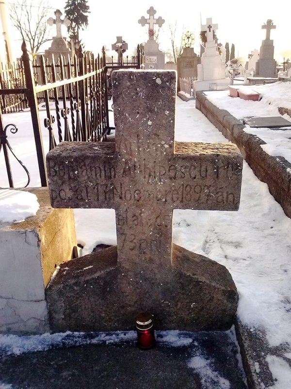 Arhimandritul Veniamin Arhipescu, slujitor al Bisericii şi al Şcolii 73958